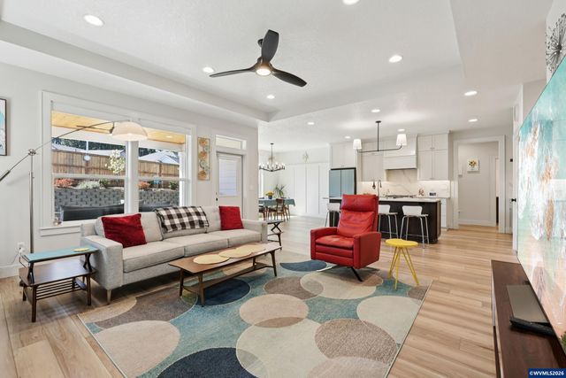 5927 Evangelista St S, Salem, OR 97306