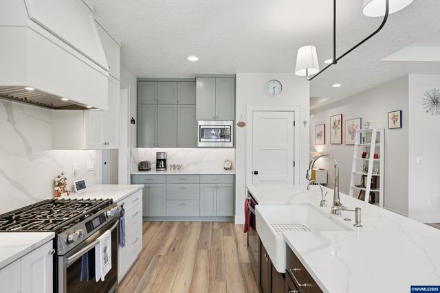 5927 Evangelista St S, Salem, OR 97306