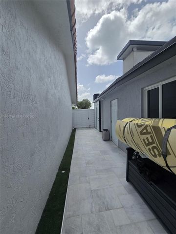 20950 SW 119th Court, Miami, FL 33177