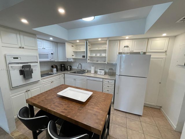 19370 Collins Avenue 222, Sunny Isles Beach, FL 33160