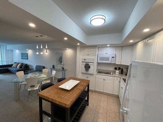 19370 Collins Avenue 222, Sunny Isles Beach, FL 33160