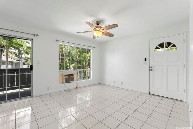 403 Mananai Place 41S, Honolulu, HI 96818
