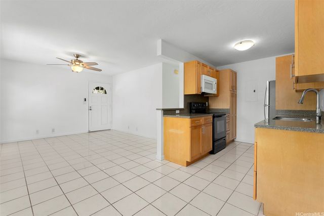403 Mananai Place 41S, Honolulu, HI 96818