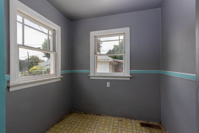 4311 N Lincoln St, Spokane, WA 99205
