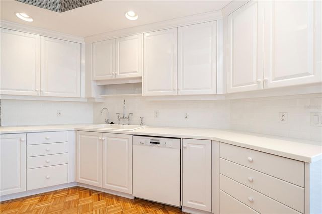 2 SEASIDE LANE 103, Belleair, FL 33756