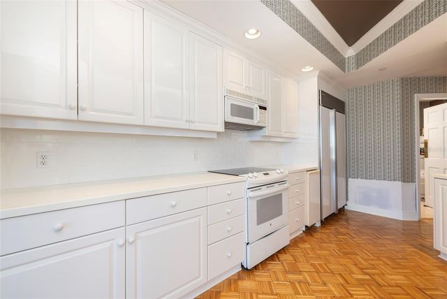 2 SEASIDE LANE 103, Belleair, FL 33756