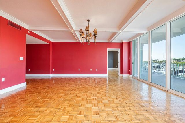 2 SEASIDE LANE 103, Belleair, FL 33756