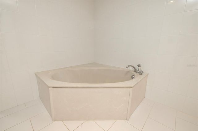 2 SEASIDE LANE 103, Belleair, FL 33756