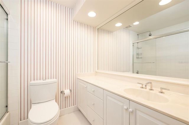 2 SEASIDE LANE 103, Belleair, FL 33756