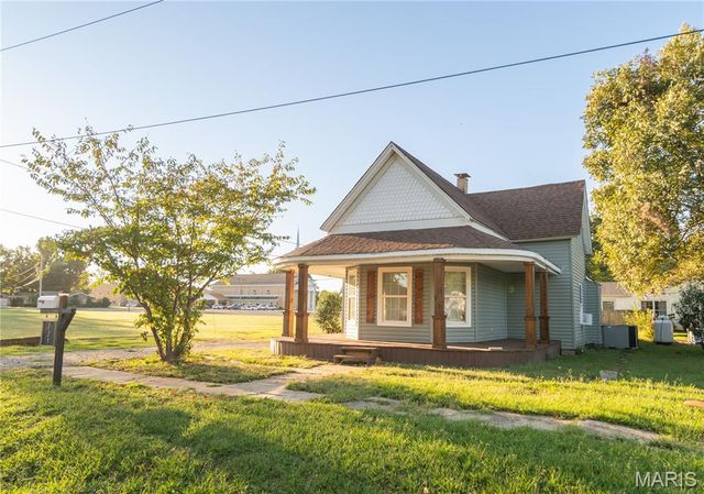 125 W Saint Francis Street, Dexter, MO 63841