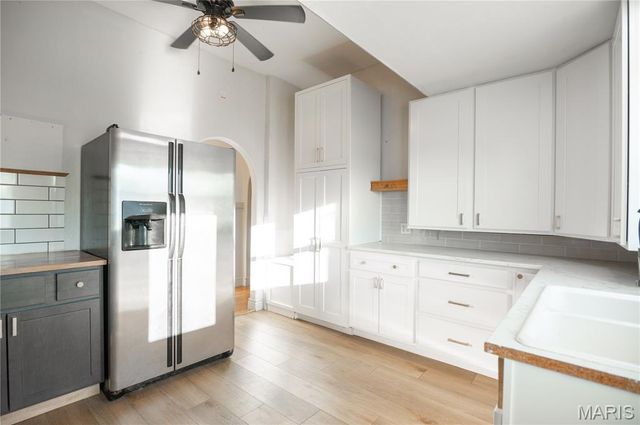 125 W Saint Francis Street, Dexter, MO 63841