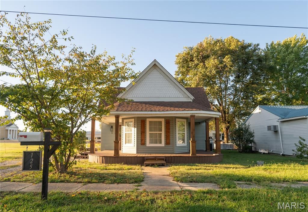 125 W Saint Francis Street, Dexter, MO 63841