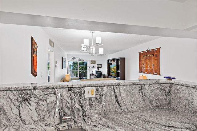 95 N Birch Road 405, Fort Lauderdale, FL 33304