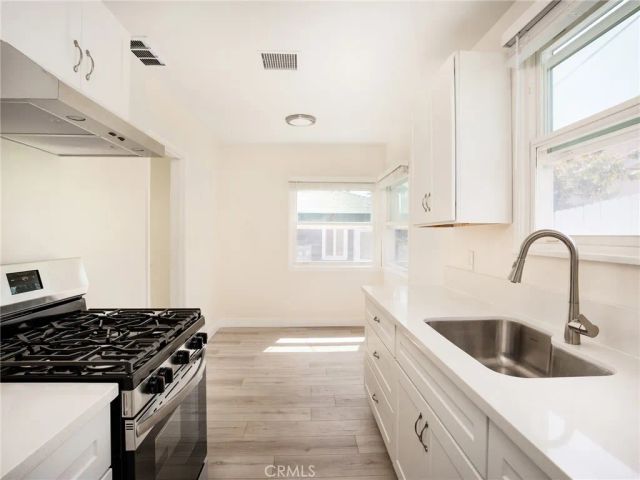 529 E Walnut Avenue A, El Segundo, CA 90245