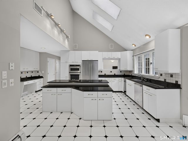 179 Sherwood Drive, Glastonbury, CT 06033