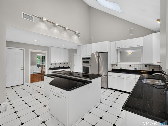 179 Sherwood Drive, Glastonbury, CT 06033