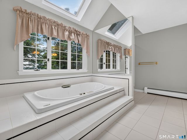 179 Sherwood Drive, Glastonbury, CT 06033