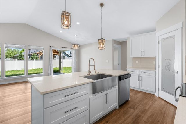 7702 N Five Mile Rd, Spokane, WA 99208