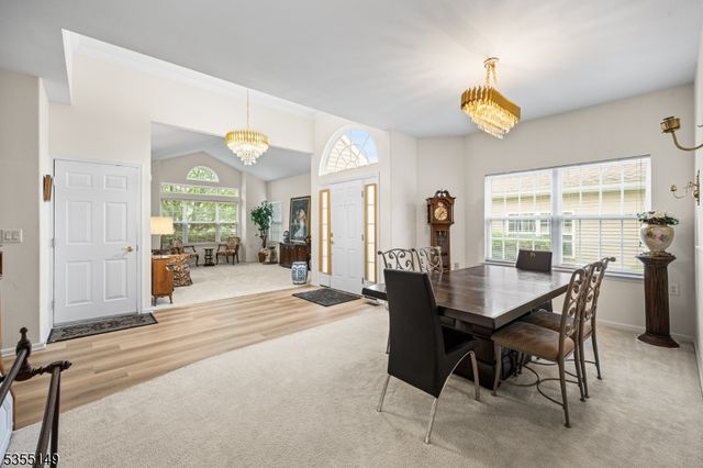 29 Medici Dr, Franklin Twp., NJ 08873