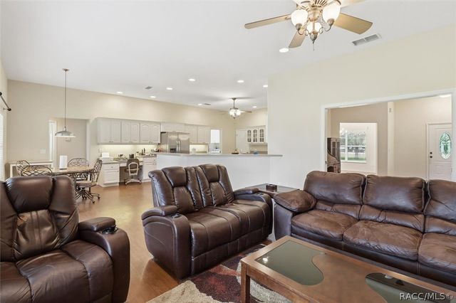 6347 N Myaka Avenue, Crystal River, FL 34428