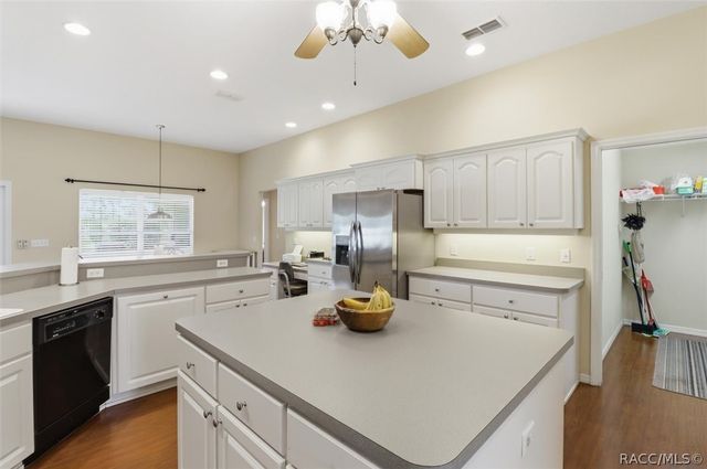 6347 N Myaka Avenue, Crystal River, FL 34428