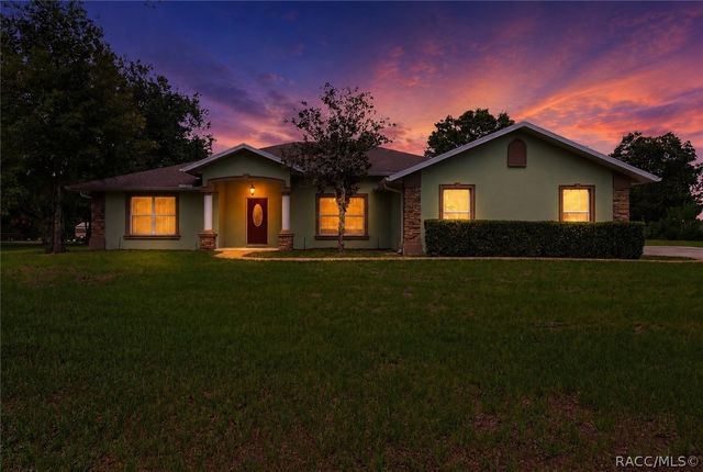 6347 N Myaka Avenue, Crystal River, FL 34428