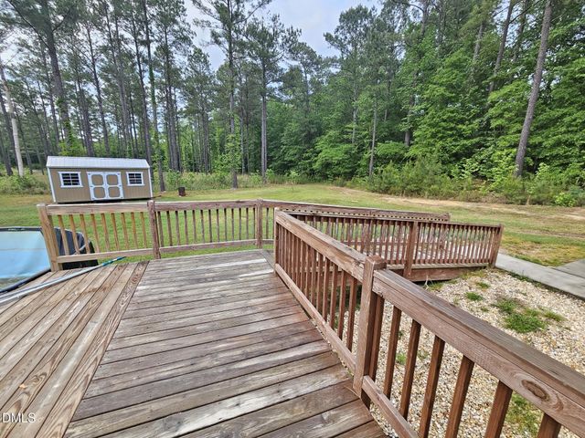 208 Loop Road, Bunnlevel, NC 28323