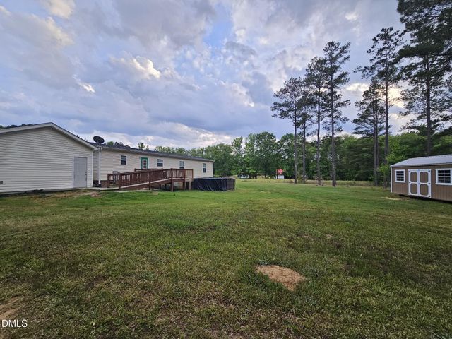 208 Loop Road, Bunnlevel, NC 28323