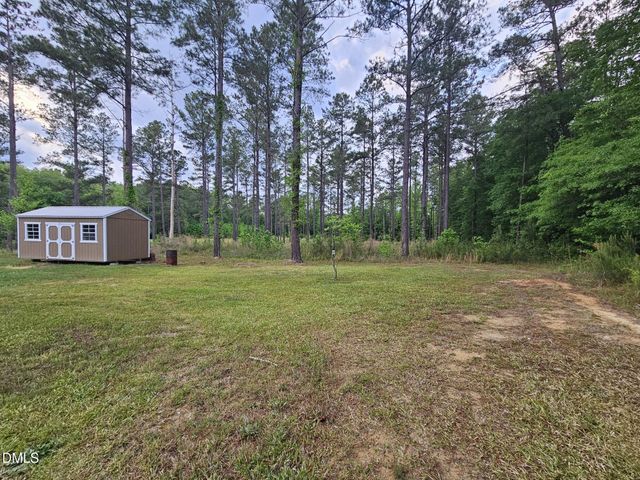 208 Loop Road, Bunnlevel, NC 28323