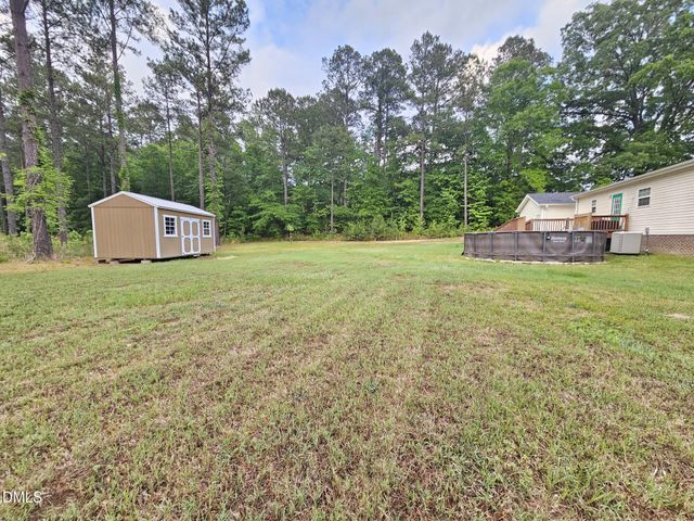 208 Loop Road, Bunnlevel, NC 28323