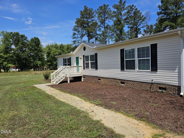 208 Loop Road, Bunnlevel, NC 28323