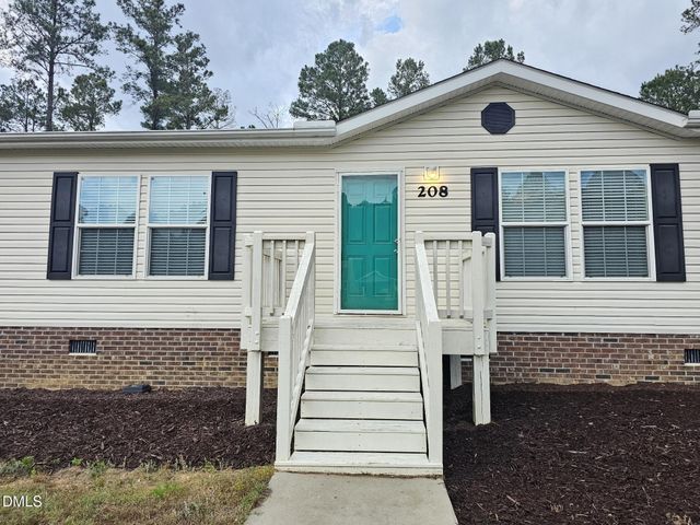 208 Loop Road, Bunnlevel, NC 28323