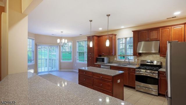 84 Patriots Way, Franklin Twp., NJ 08873