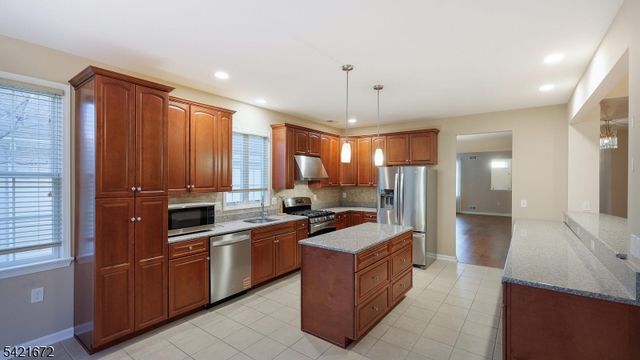 84 Patriots Way, Franklin Twp., NJ 08873
