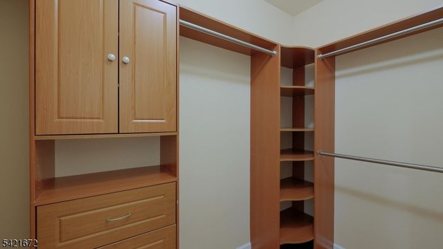 84 Patriots Way, Franklin Twp., NJ 08873