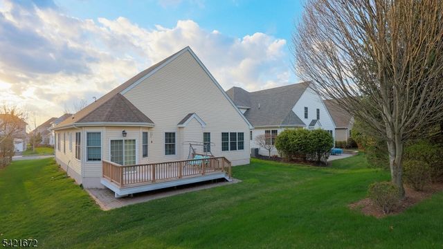 84 Patriots Way, Franklin Twp., NJ 08873