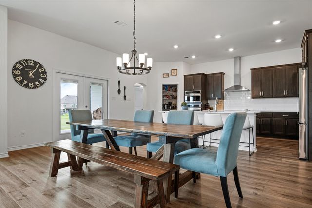 285 Redwood Drive, Van Alstyne, TX 75495