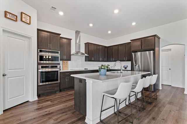 285 Redwood Drive, Van Alstyne, TX 75495
