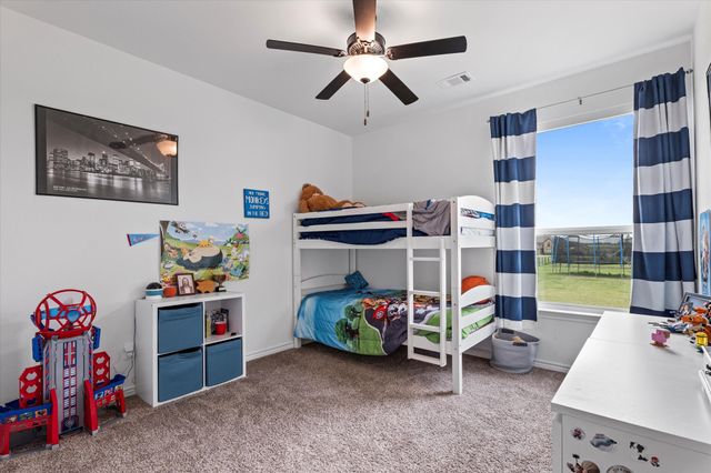 285 Redwood Drive, Van Alstyne, TX 75495