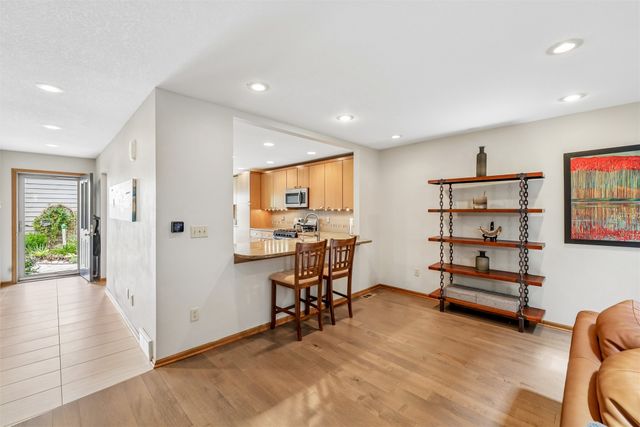 1936 Maple Circle, West Des Moines, IA 50265