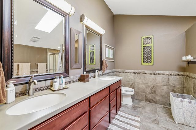1936 Maple Circle, West Des Moines, IA 50265