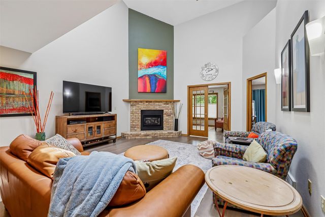 1936 Maple Circle, West Des Moines, IA 50265