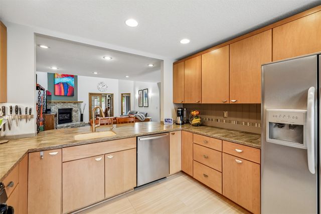 1936 Maple Circle, West Des Moines, IA 50265