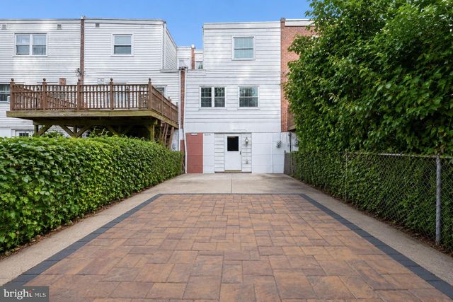 10916 MODENA PL, Philadelphia, PA 19154