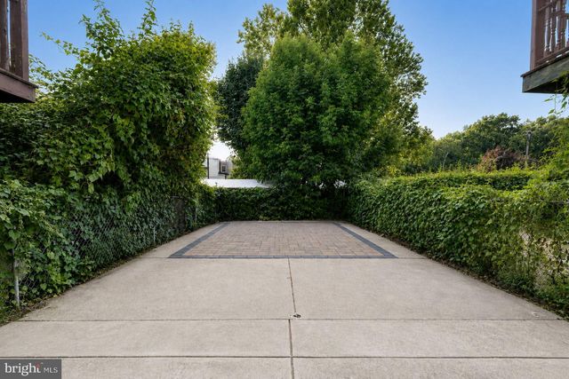 10916 MODENA PL, Philadelphia, PA 19154