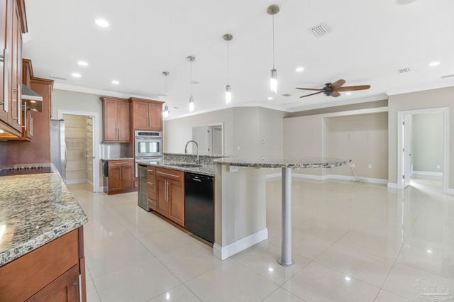 2017 Hesperia Way, Pensacola, FL 32505