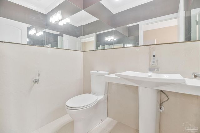 2017 Hesperia Way, Pensacola, FL 32505