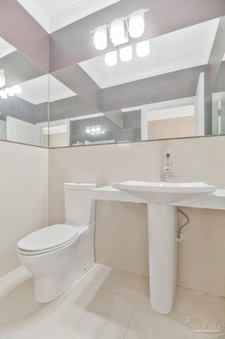 2017 Hesperia Way, Pensacola, FL 32505