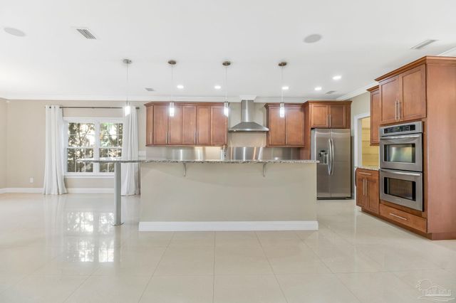 2017 Hesperia Way, Pensacola, FL 32505