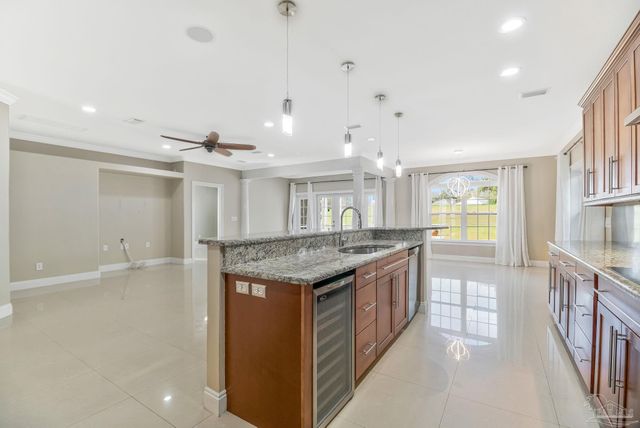 2017 Hesperia Way, Pensacola, FL 32505